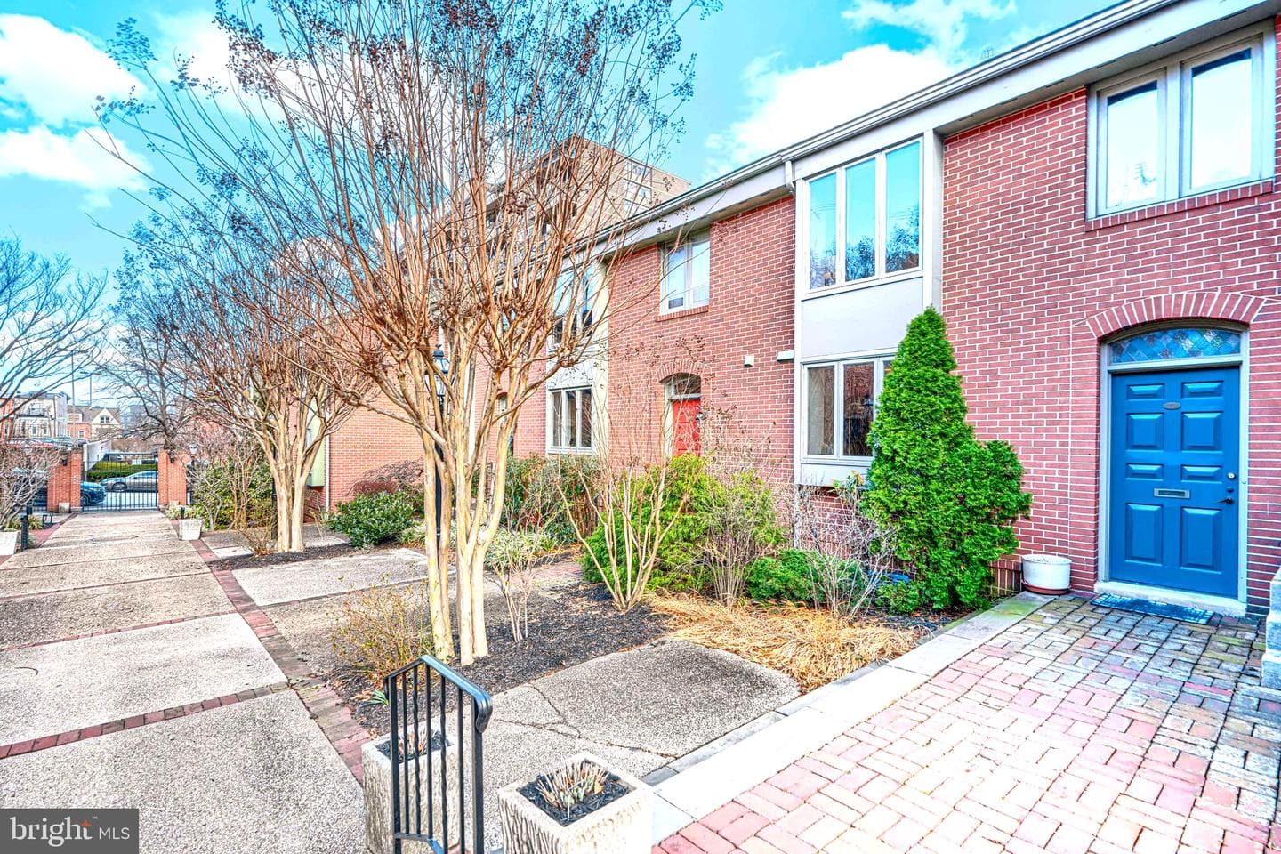 211 Bolton Place photo 15