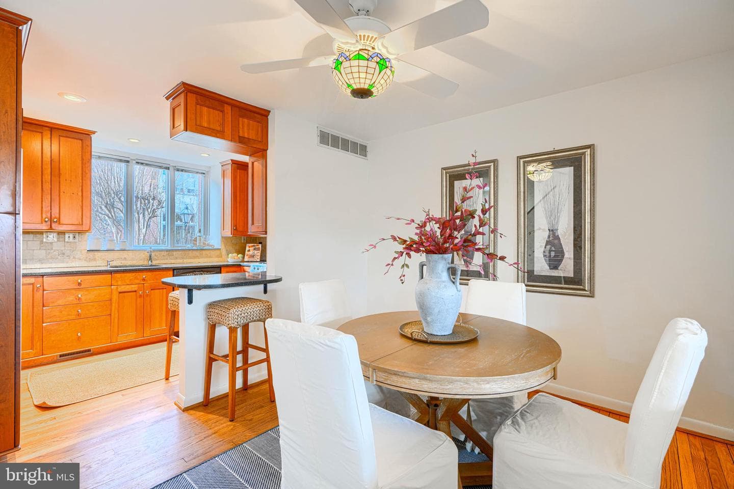 211 Bolton Place photo 27