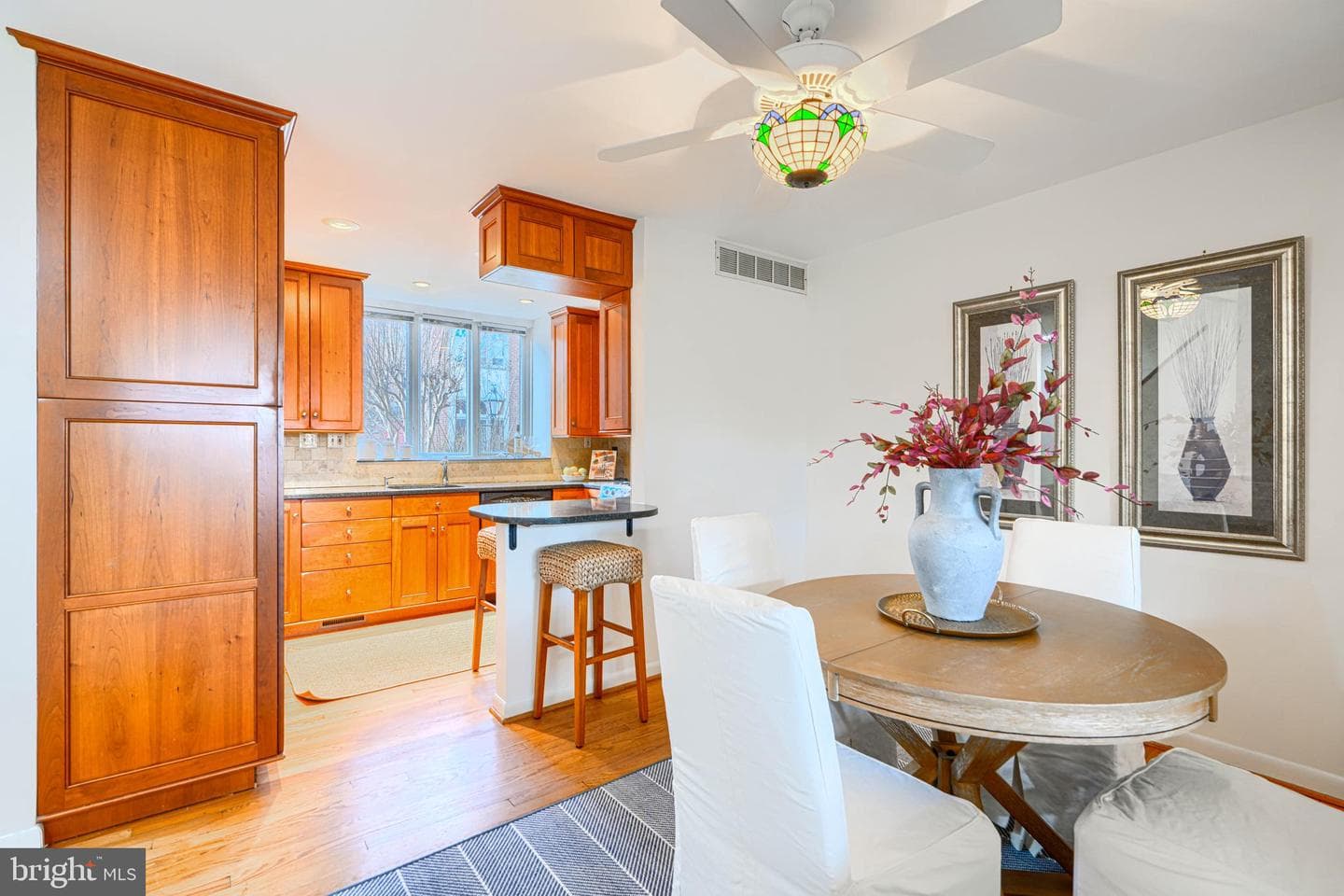 211 Bolton Place photo 28