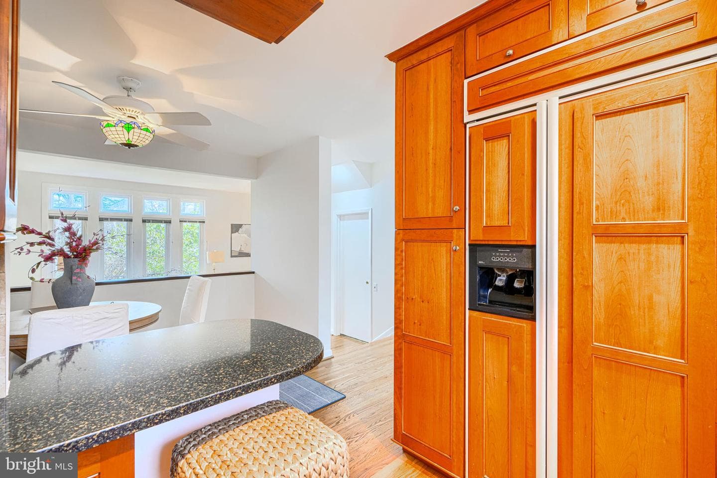 211 Bolton Place photo 34