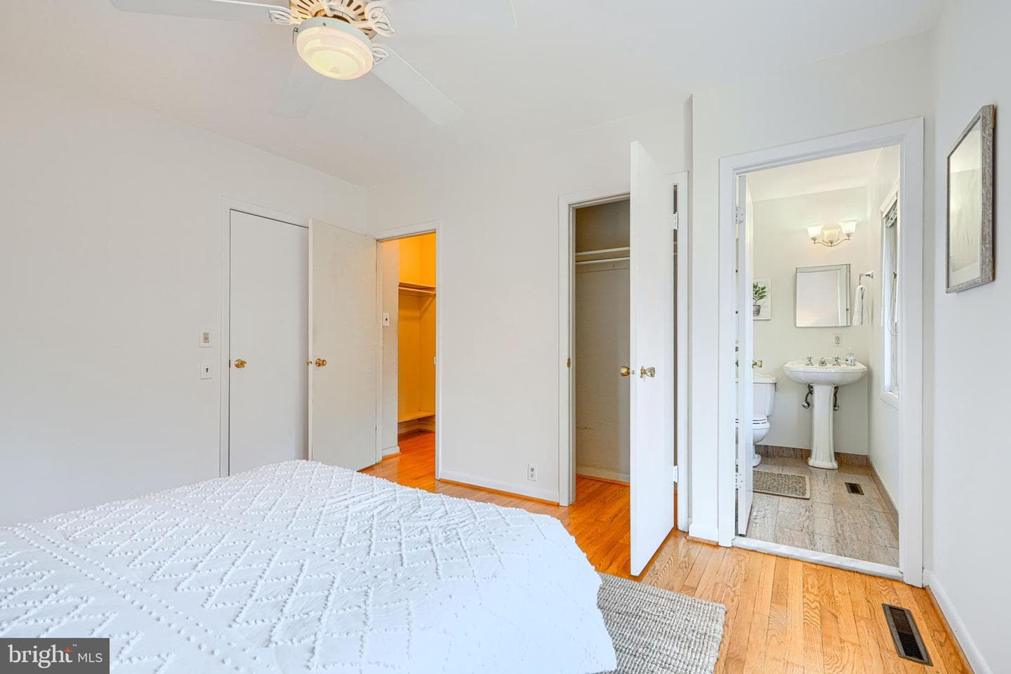 211 Bolton Place photo 47