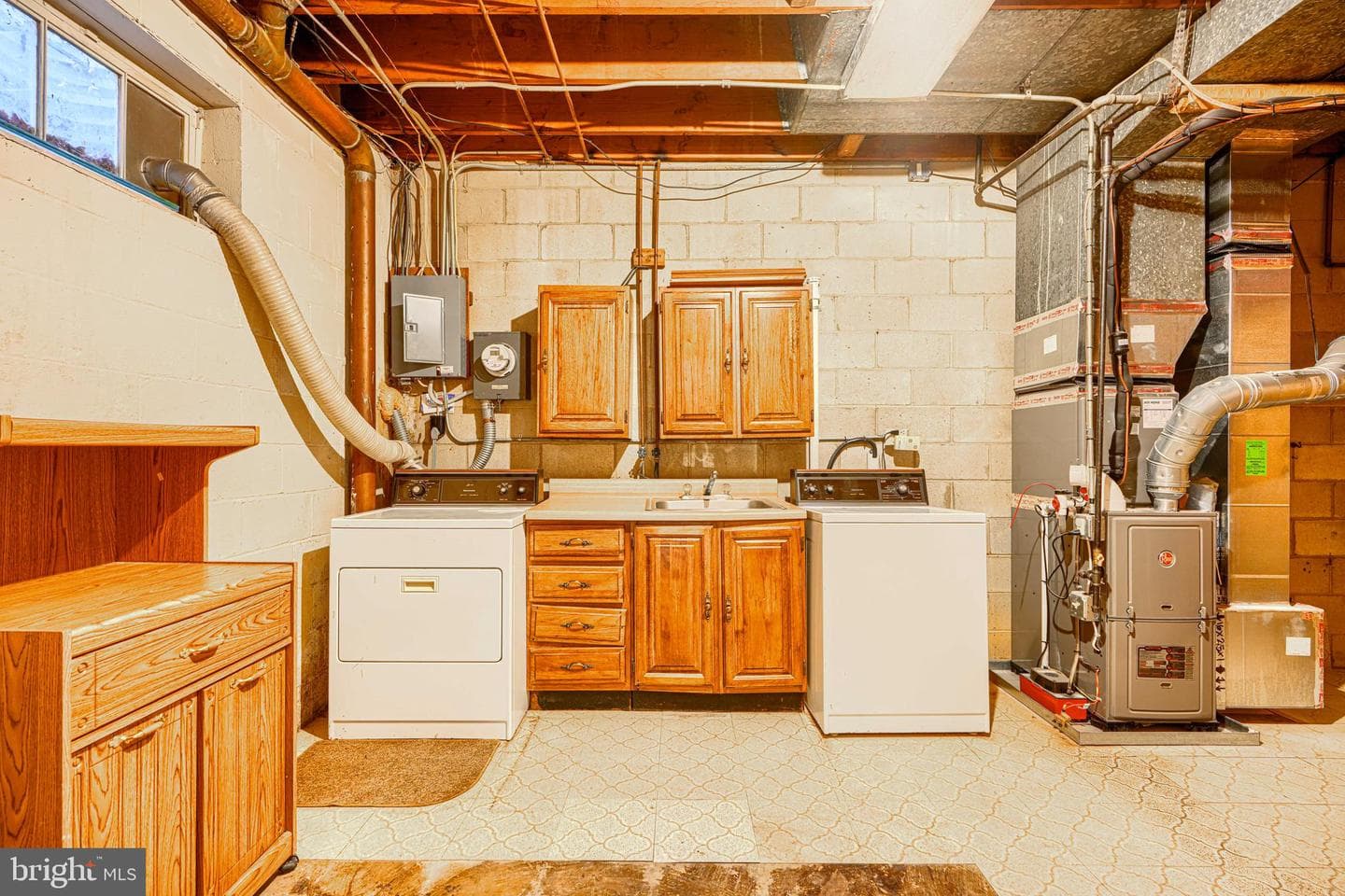 211 Bolton Place photo 59