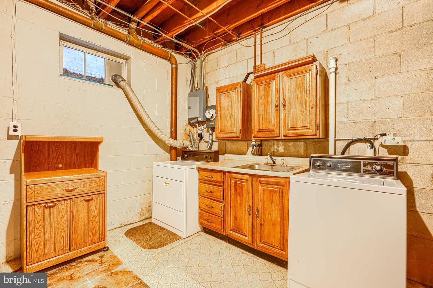 211 Bolton Place photo 60