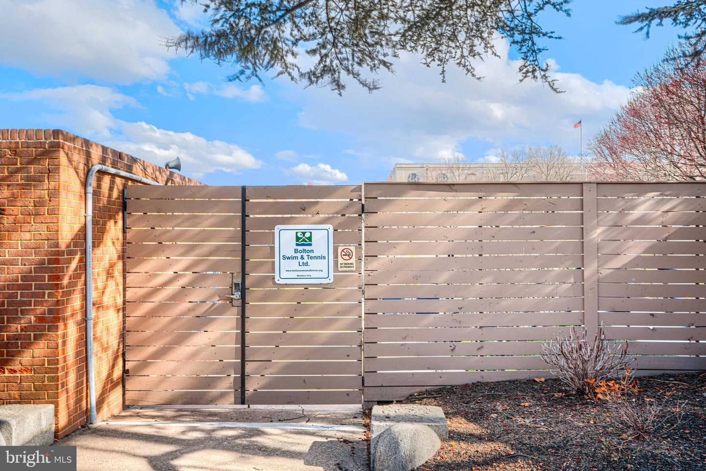 211 Bolton Place photo 71
