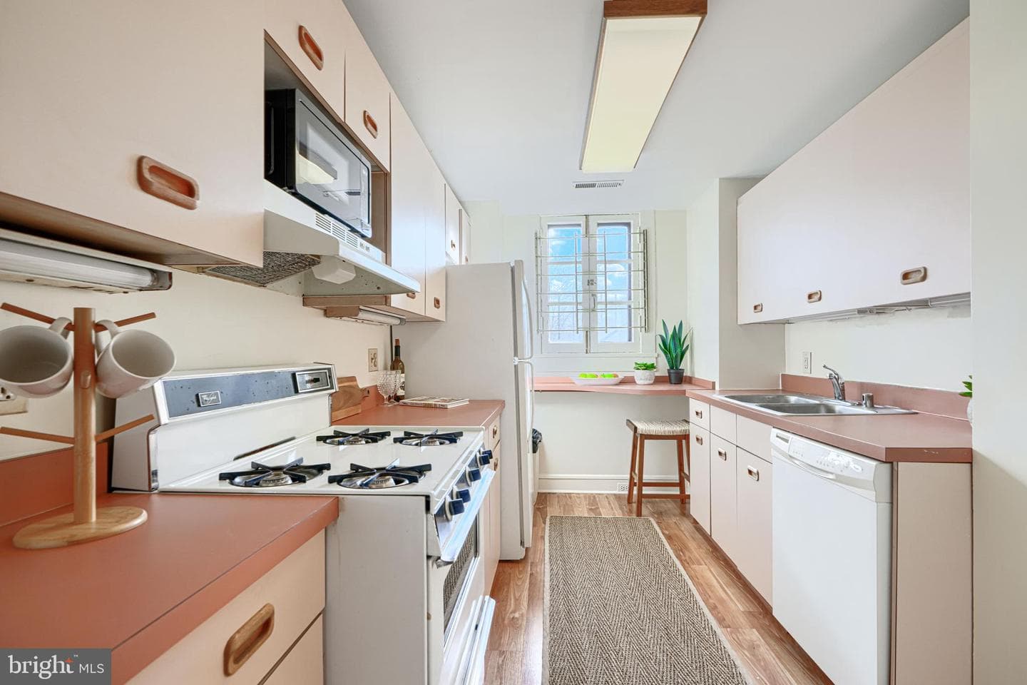 903 W University Pkwy #402 photo 32