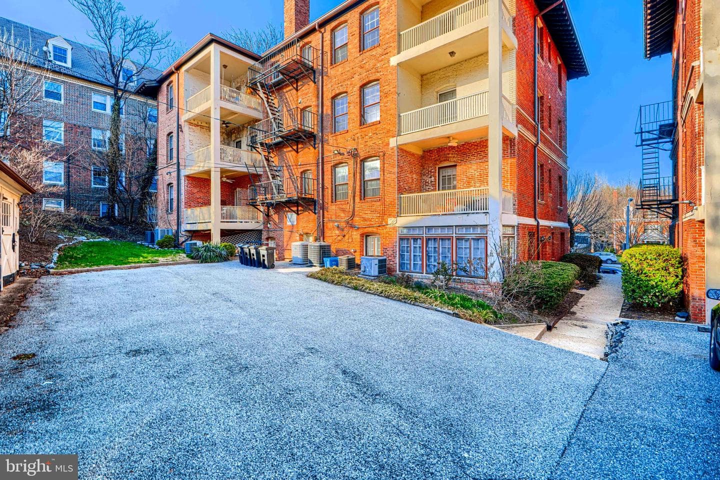 903 W University Pkwy #402 photo 54
