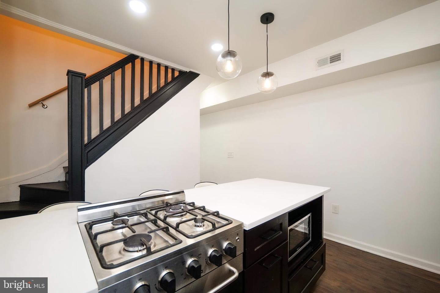 610 Wyeth Street photo 13