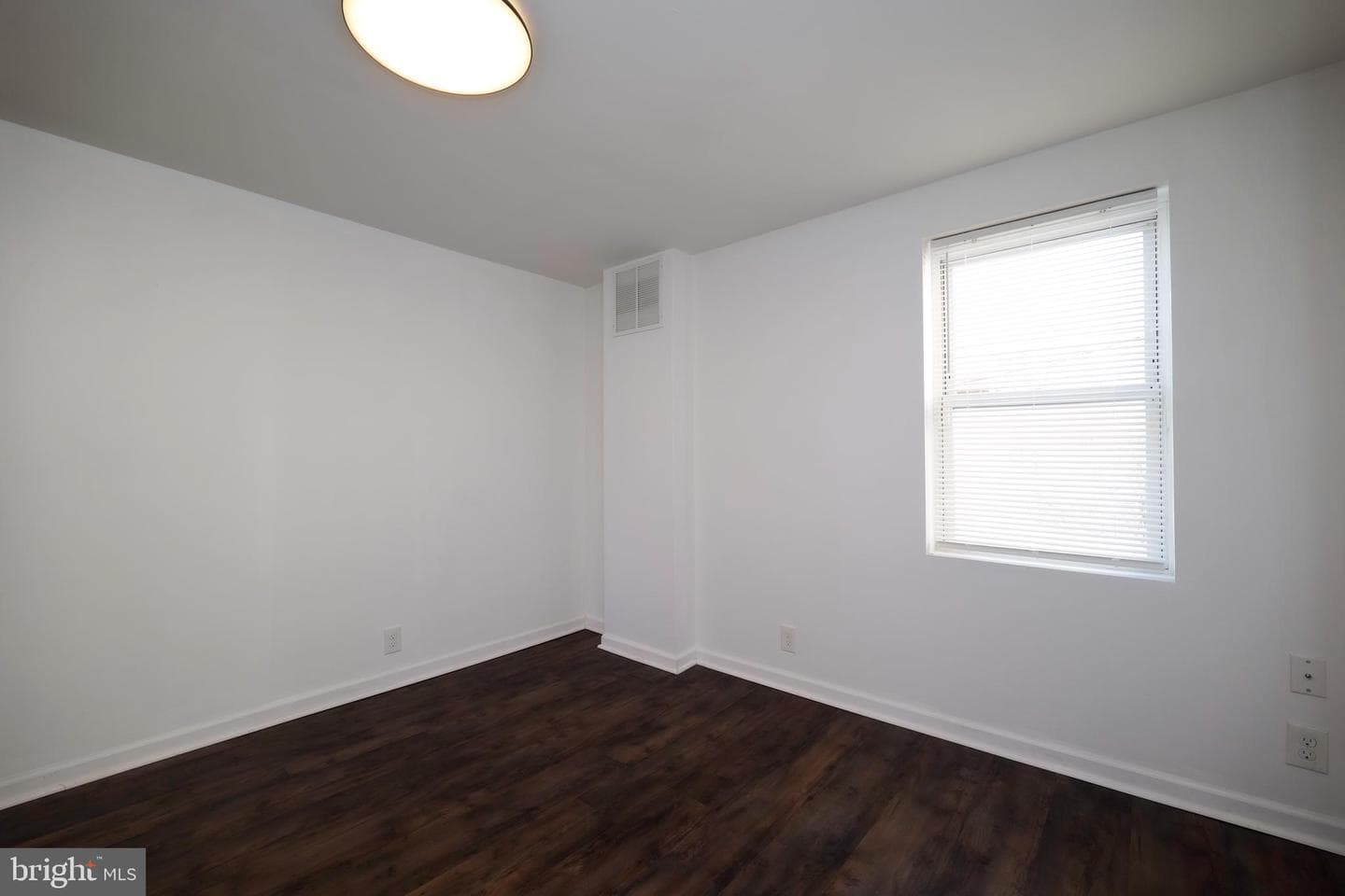 610 Wyeth Street photo 22