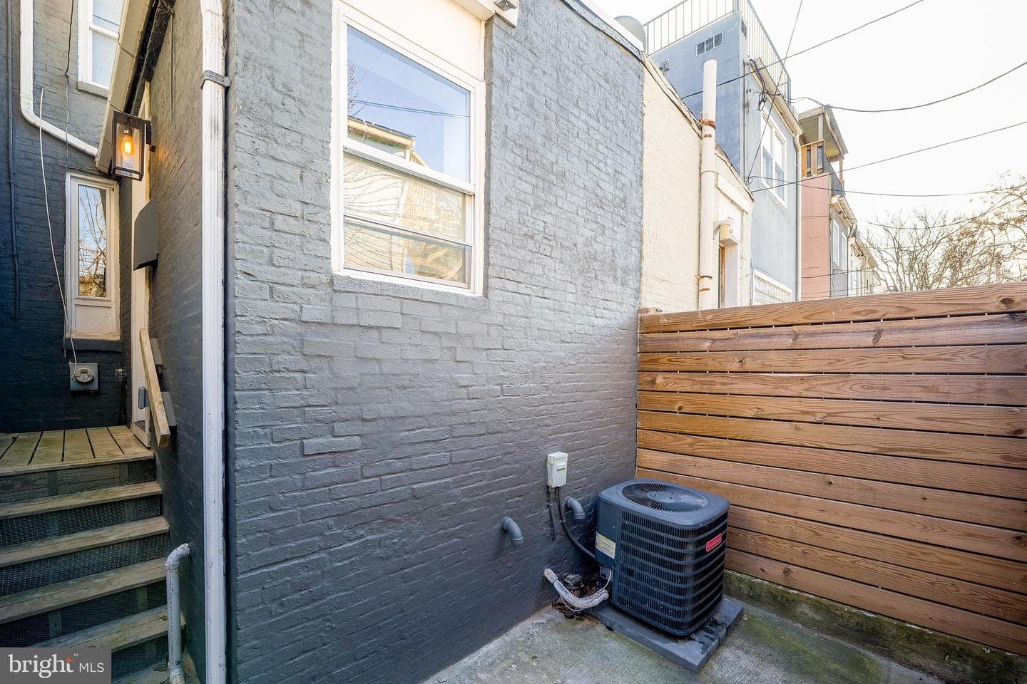610 Wyeth Street photo 30