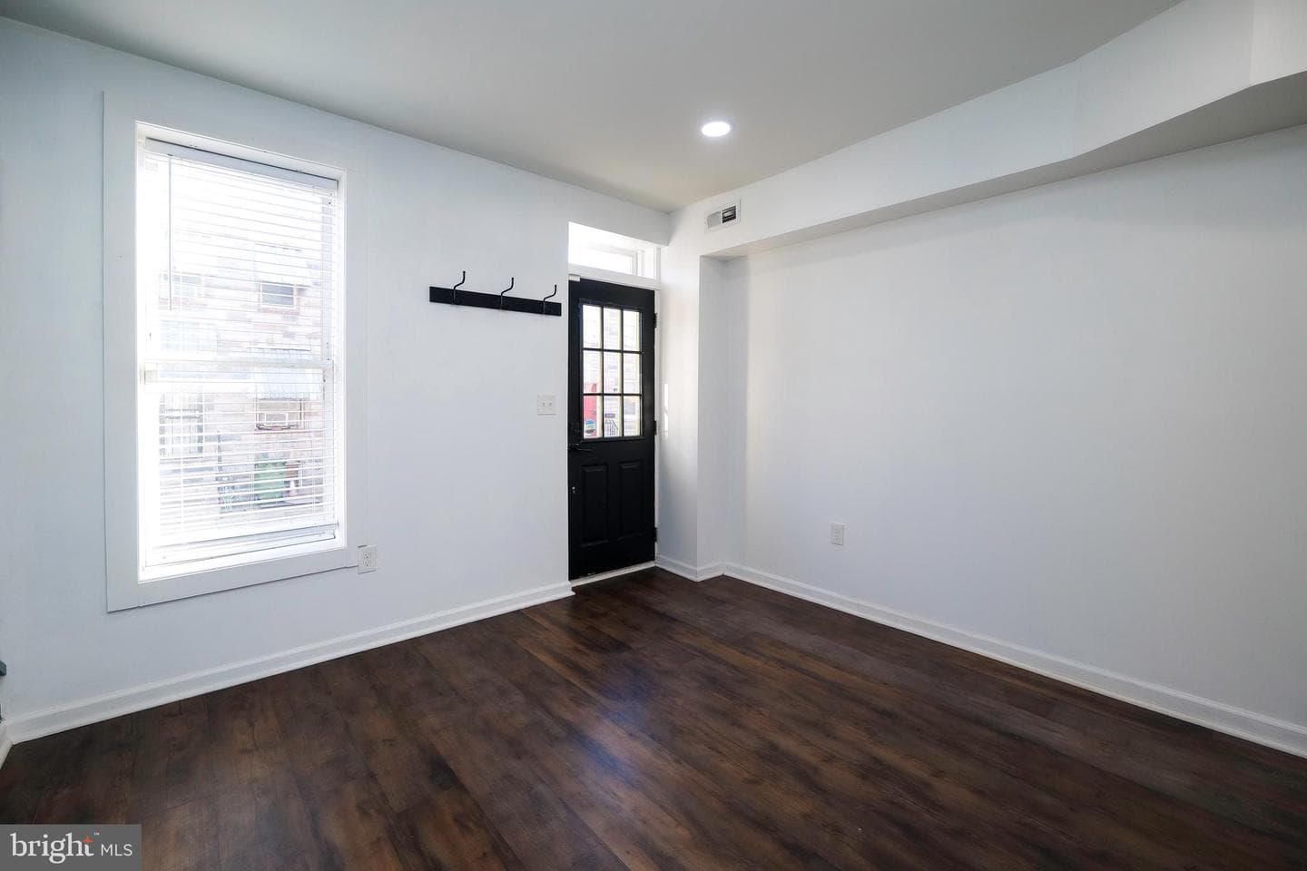 610 Wyeth Street photo 5