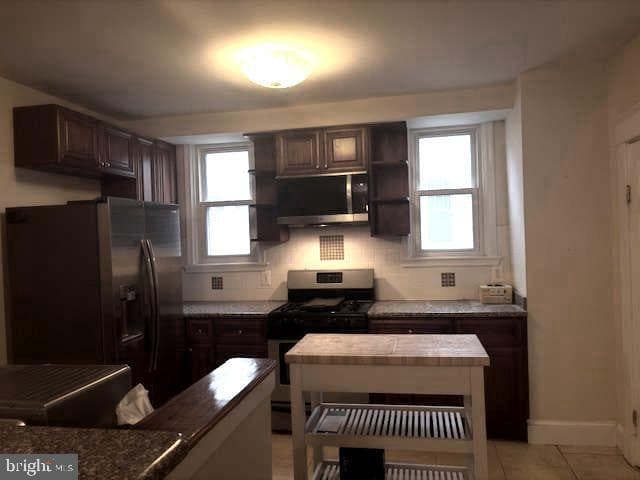 331 Rossiter Avenue photo 3