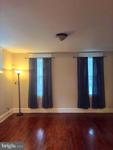 331 Rossiter Avenue photo 8