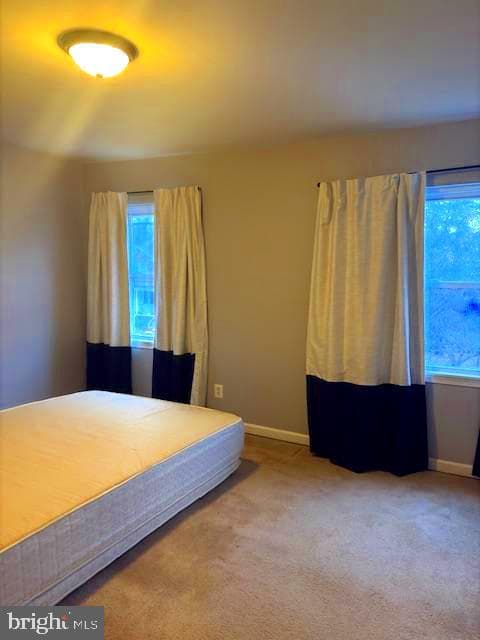 331 Rossiter Avenue photo 9