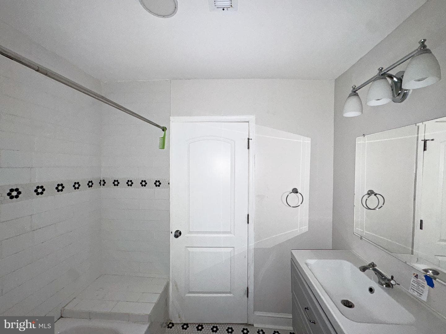 517 E 21st Street photo 26