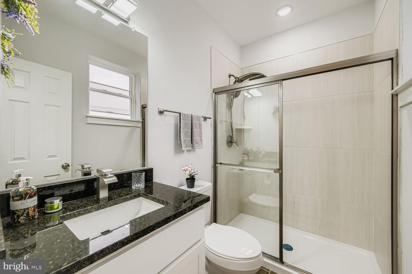 4028 Hayward Avenue photo 18