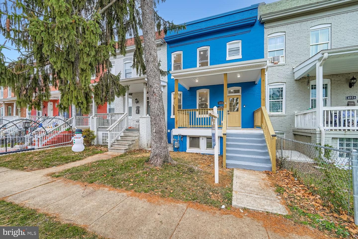 4028 Hayward Avenue photo 2
