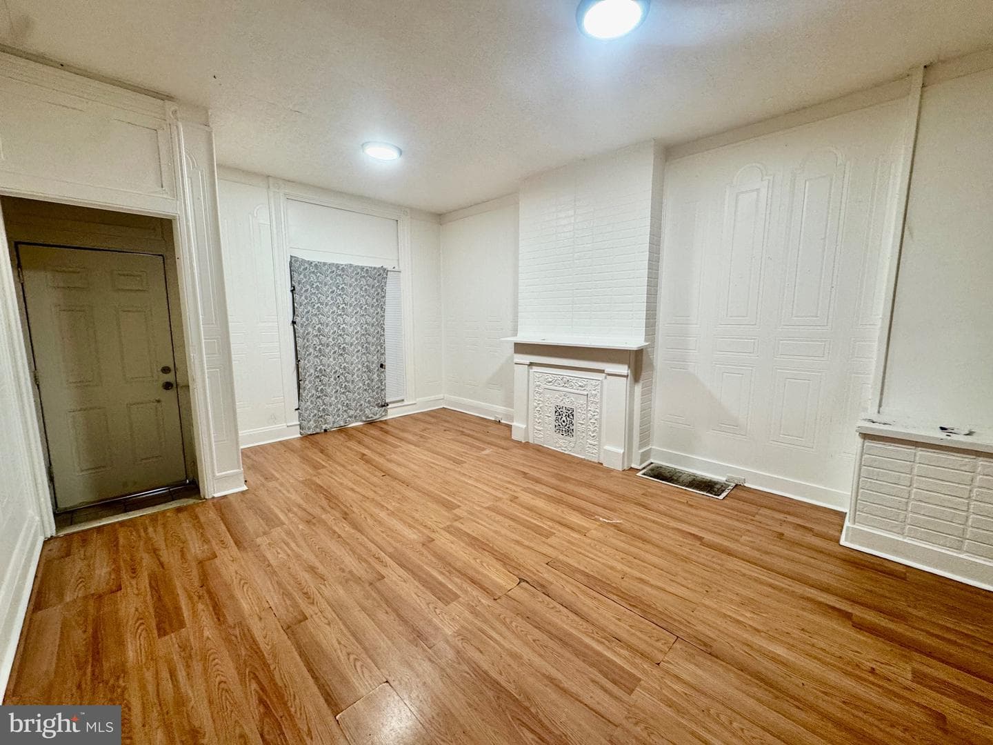 1810 E Oliver Street photo 2