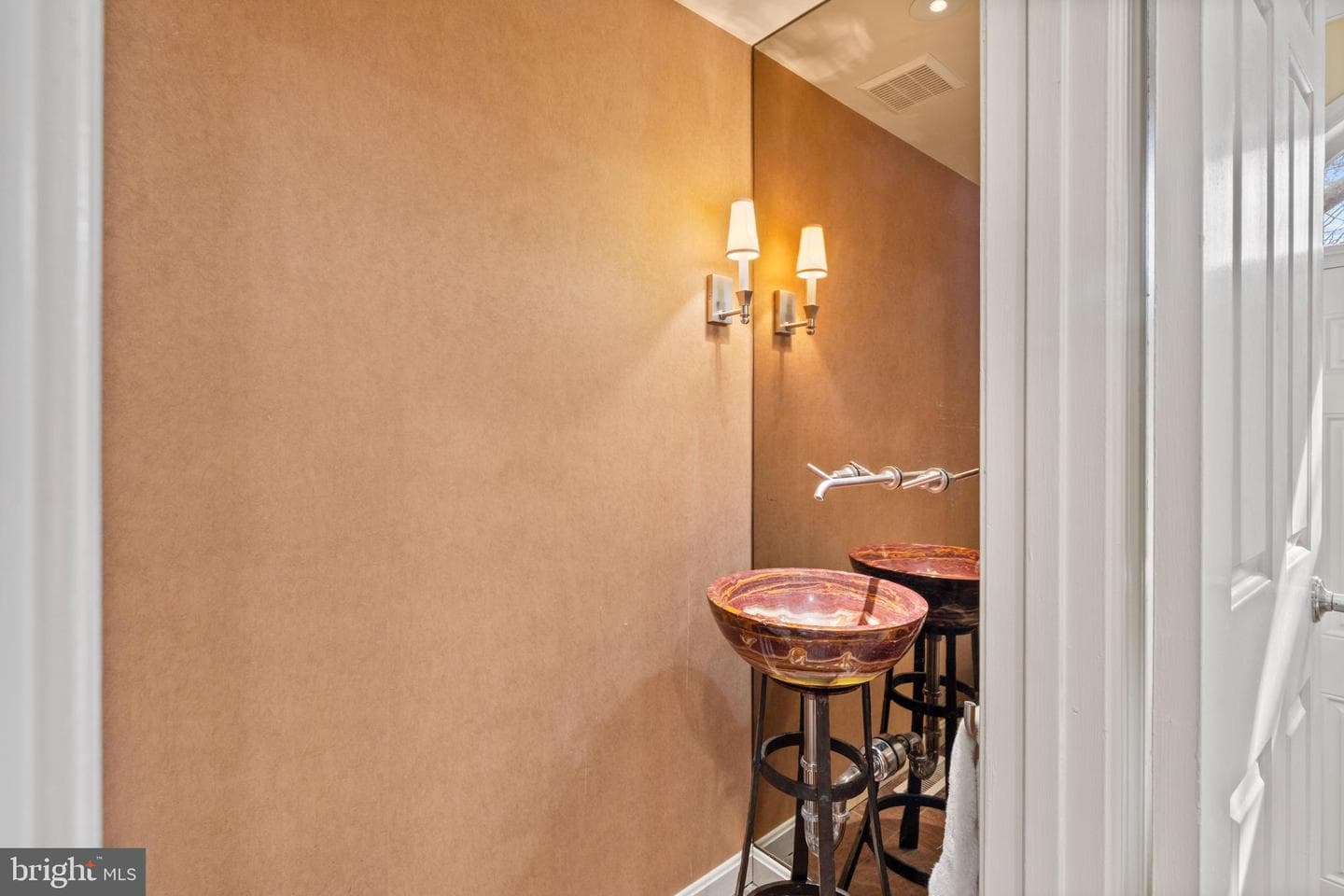 2922 Toone Street photo 15