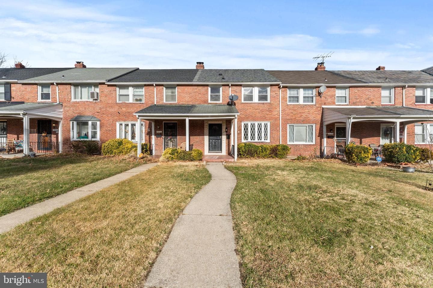 1324 Crofton Road photo 1