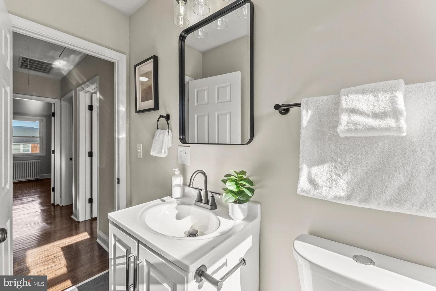 1324 Crofton Road photo 17