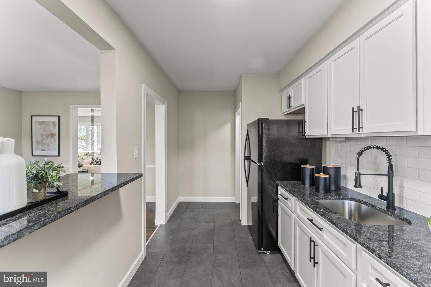 1324 Crofton Road photo 7