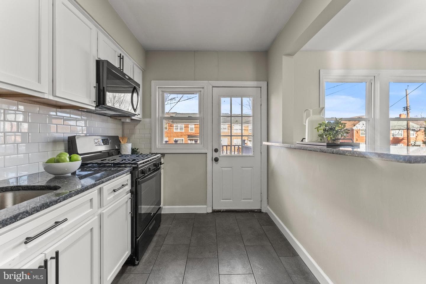 1324 Crofton Road photo 8