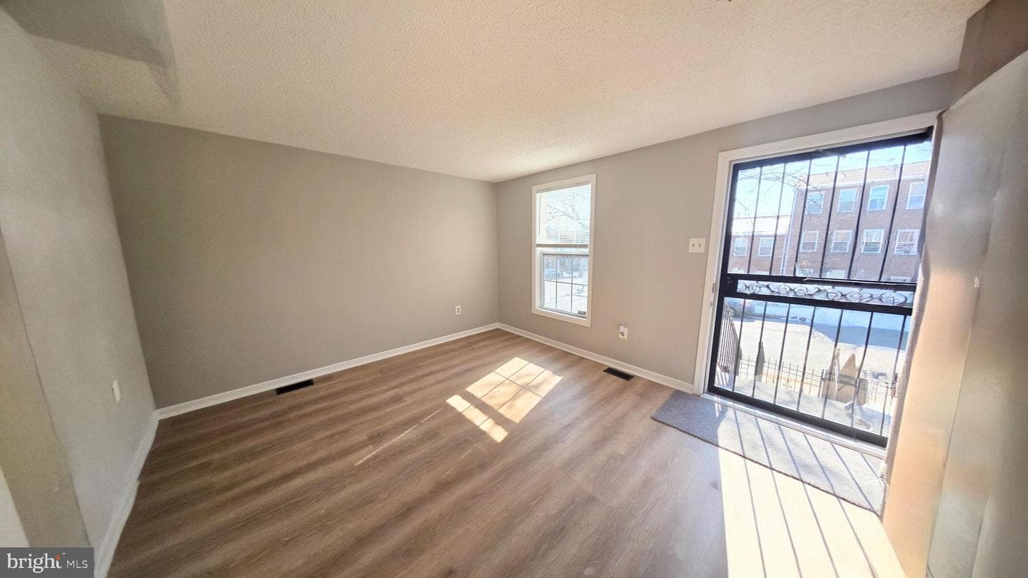 1226 E Chase Street photo 19