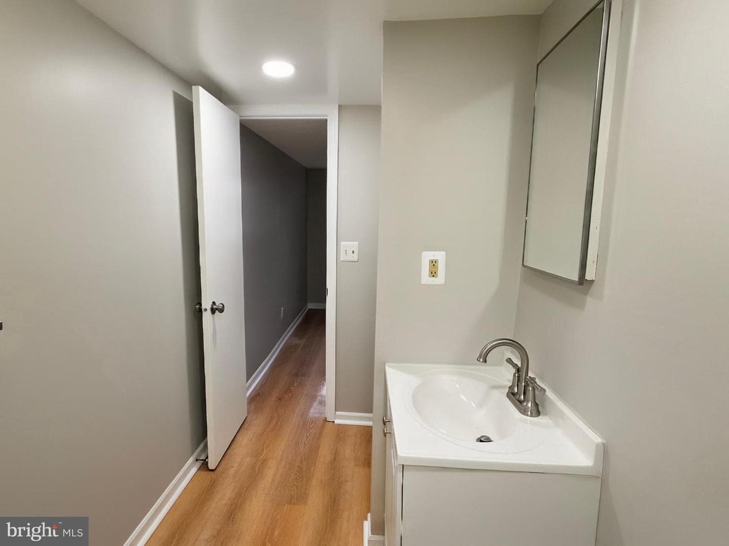 1226 E Chase Street photo 35