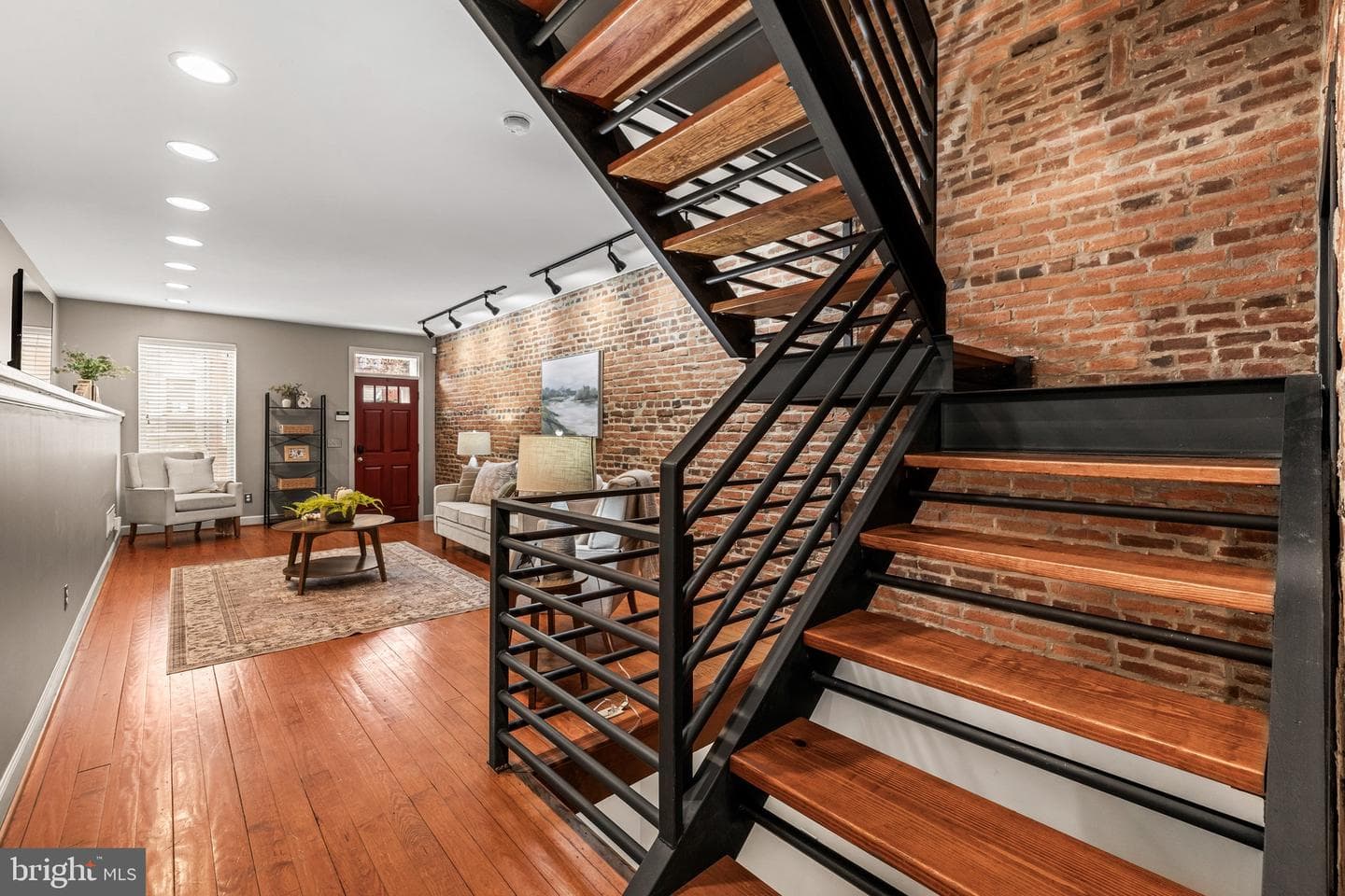 1445 Hull Street photo 6