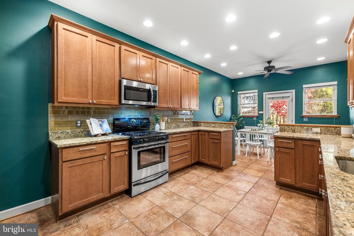1445 Hull Street photo 7