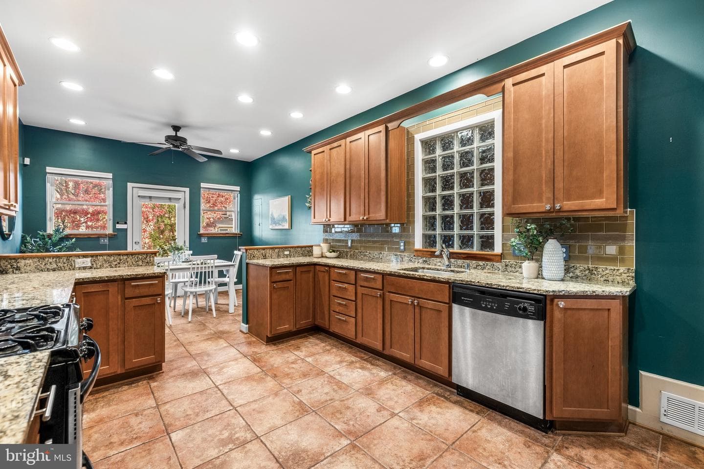 1445 Hull Street photo 8