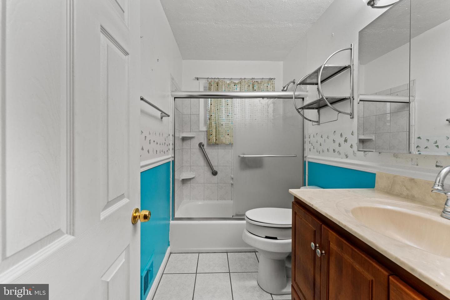 6230 Laurelton Avenue photo 12