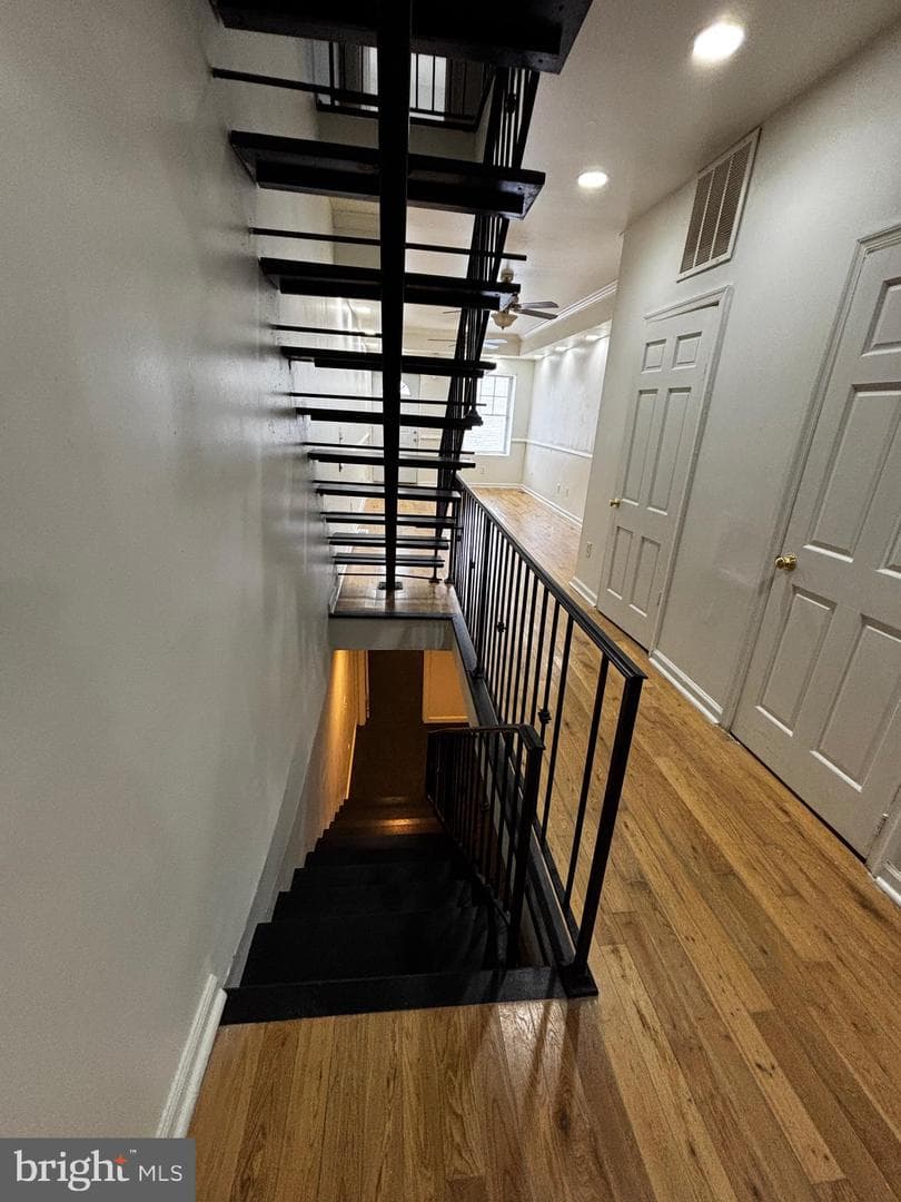 1307 W Ostend Street photo 11