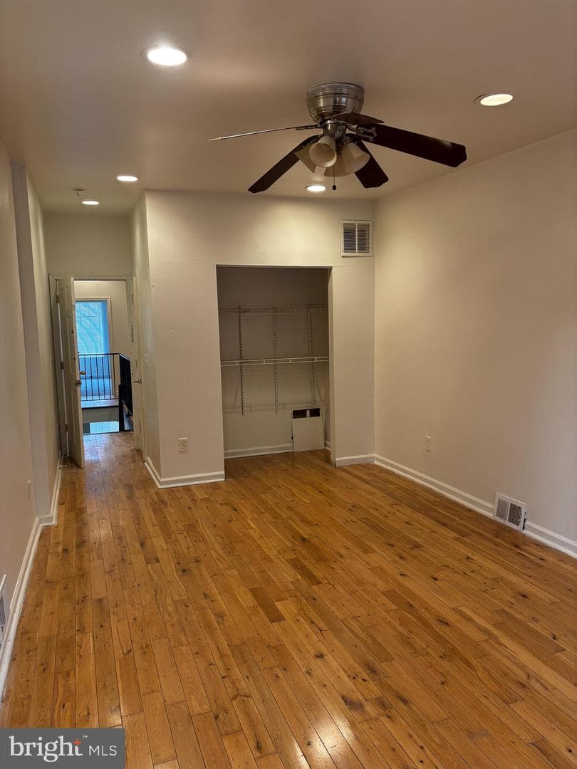 1307 W Ostend Street photo 14
