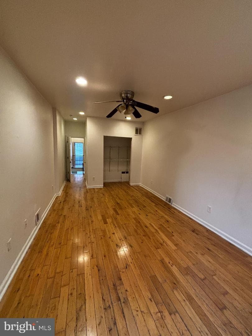 1307 W Ostend Street photo 16