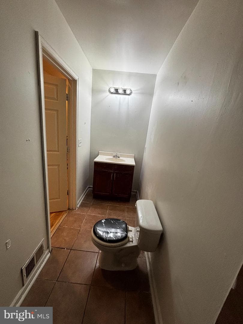 1307 W Ostend Street photo 17