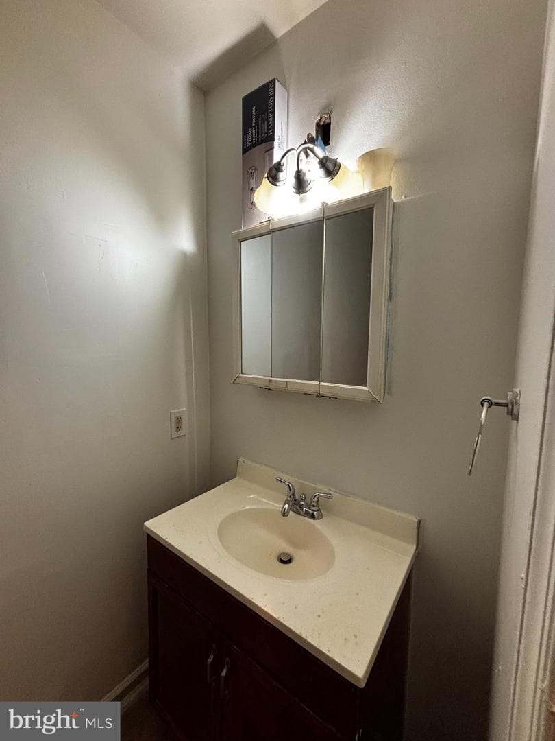 1307 W Ostend Street photo 18