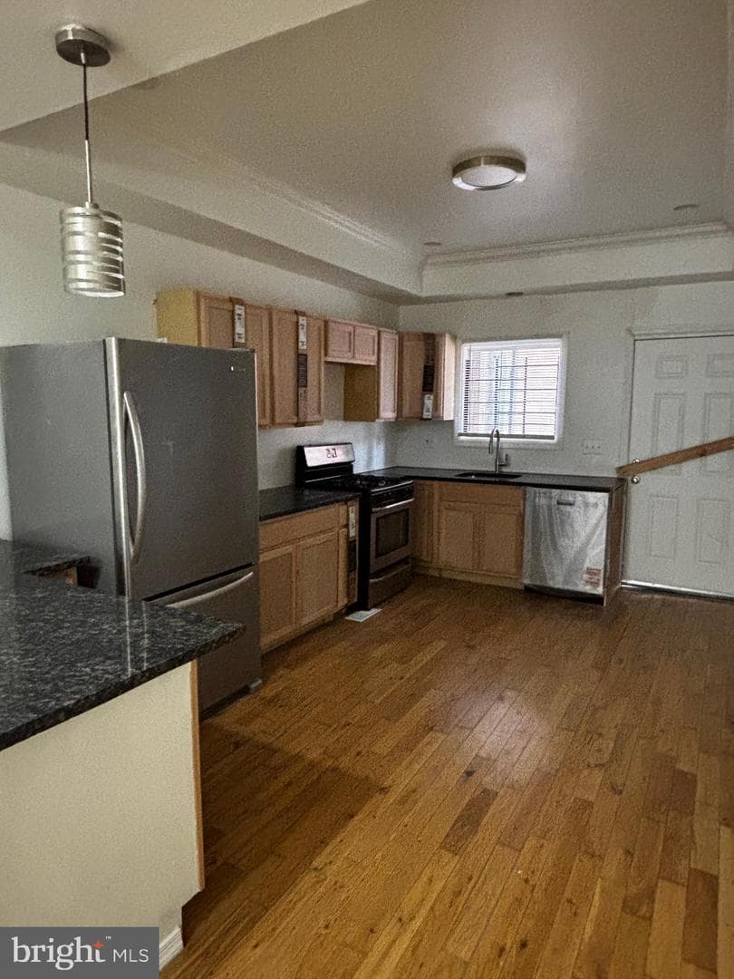1307 W Ostend Street photo 5