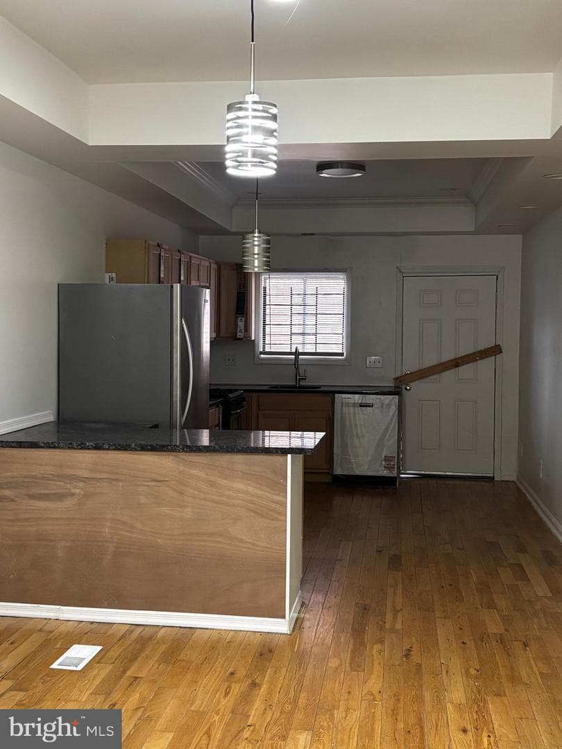 1307 W Ostend Street photo 6