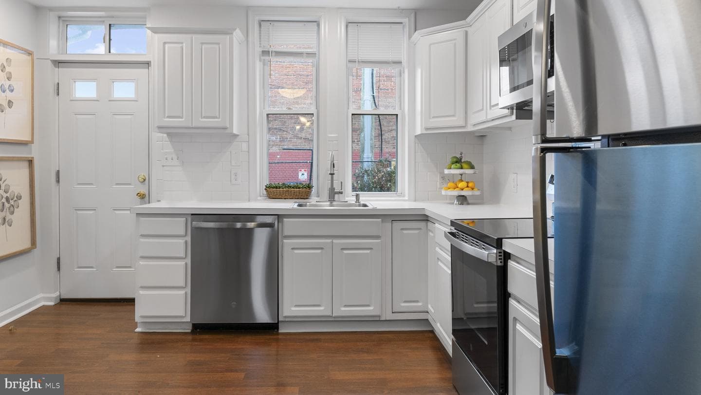 520 W 27th Street W photo 13