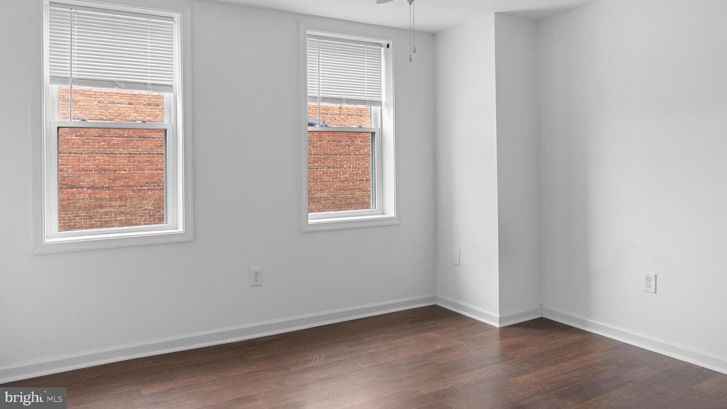 520 W 27th Street W photo 17