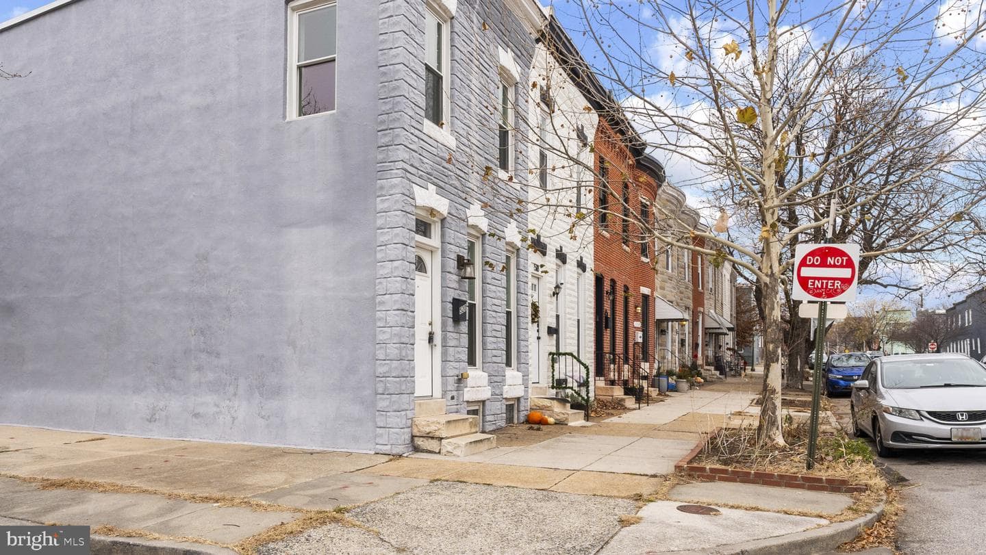 520 W 27th Street W photo 2