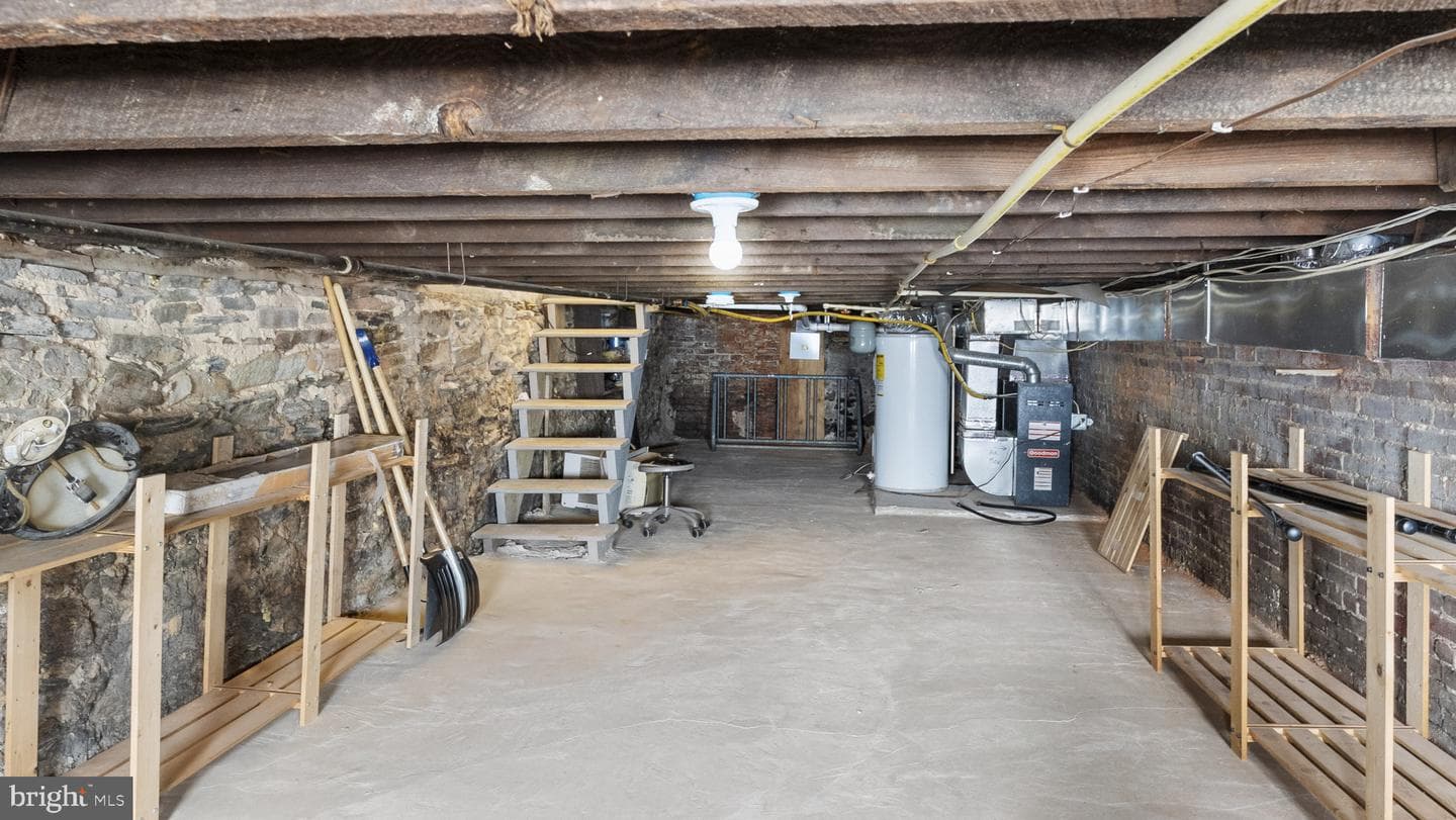 520 W 27th Street W photo 31