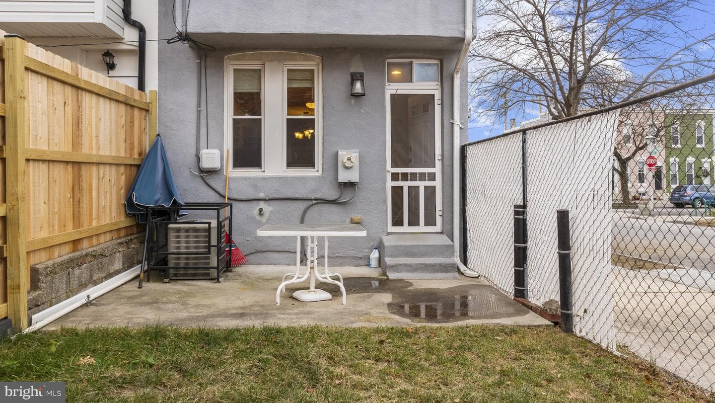 520 W 27th Street W photo 32