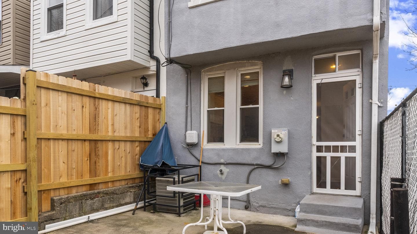 520 W 27th Street W photo 33