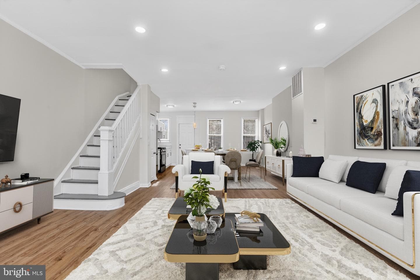 2727 Baker Street photo 1