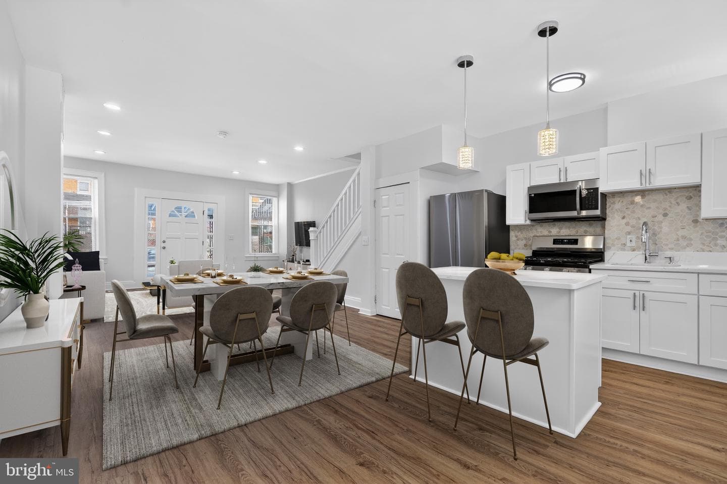 2727 Baker Street photo 10