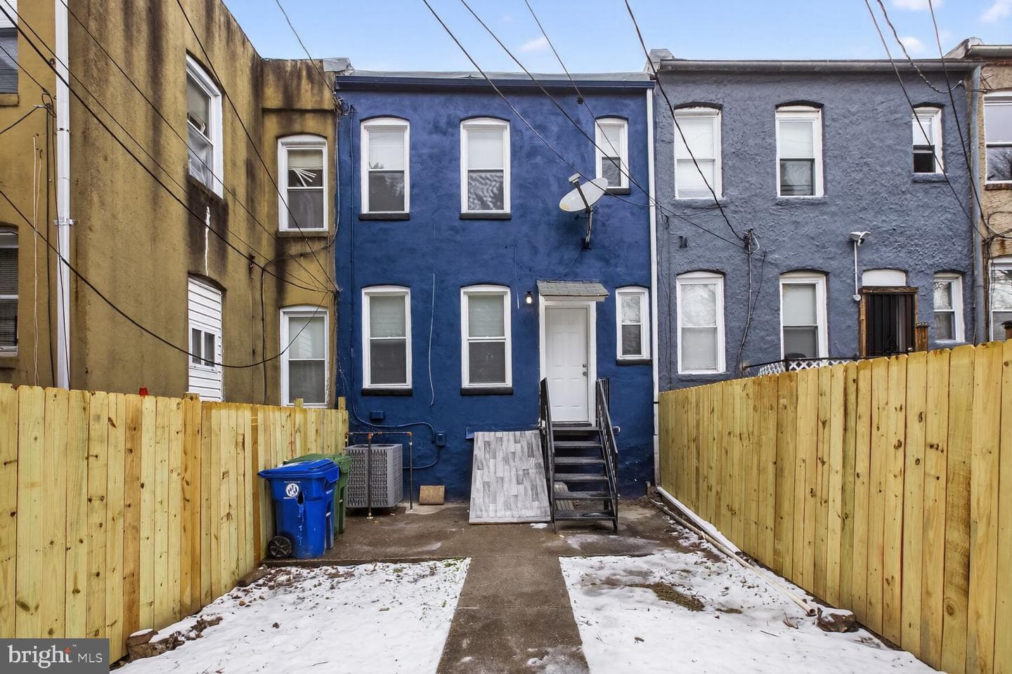 2727 Baker Street photo 20