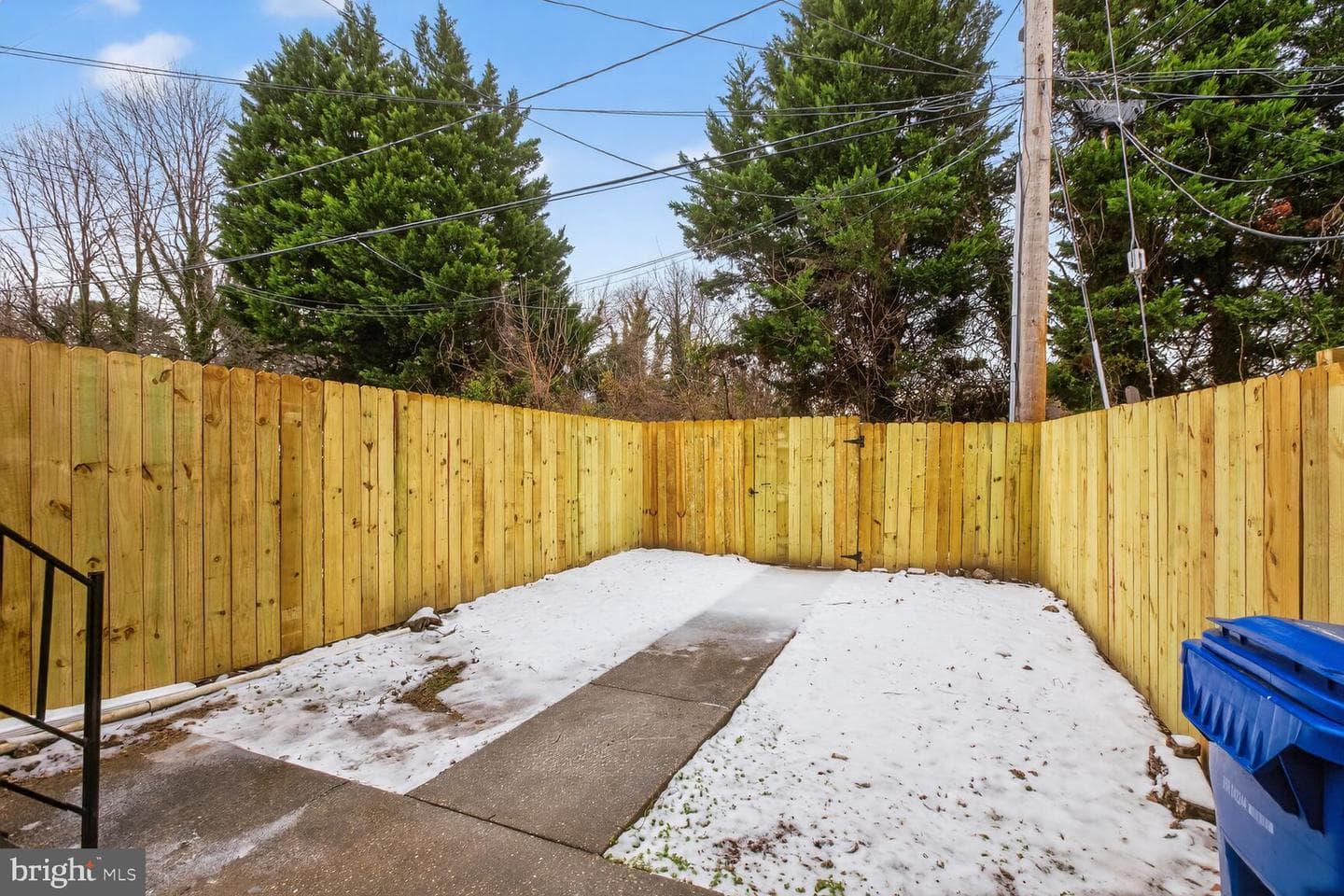 2727 Baker Street photo 21
