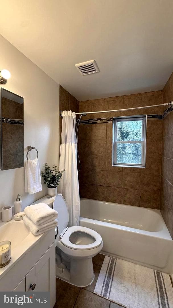 4343 Roberton Avenue photo 12